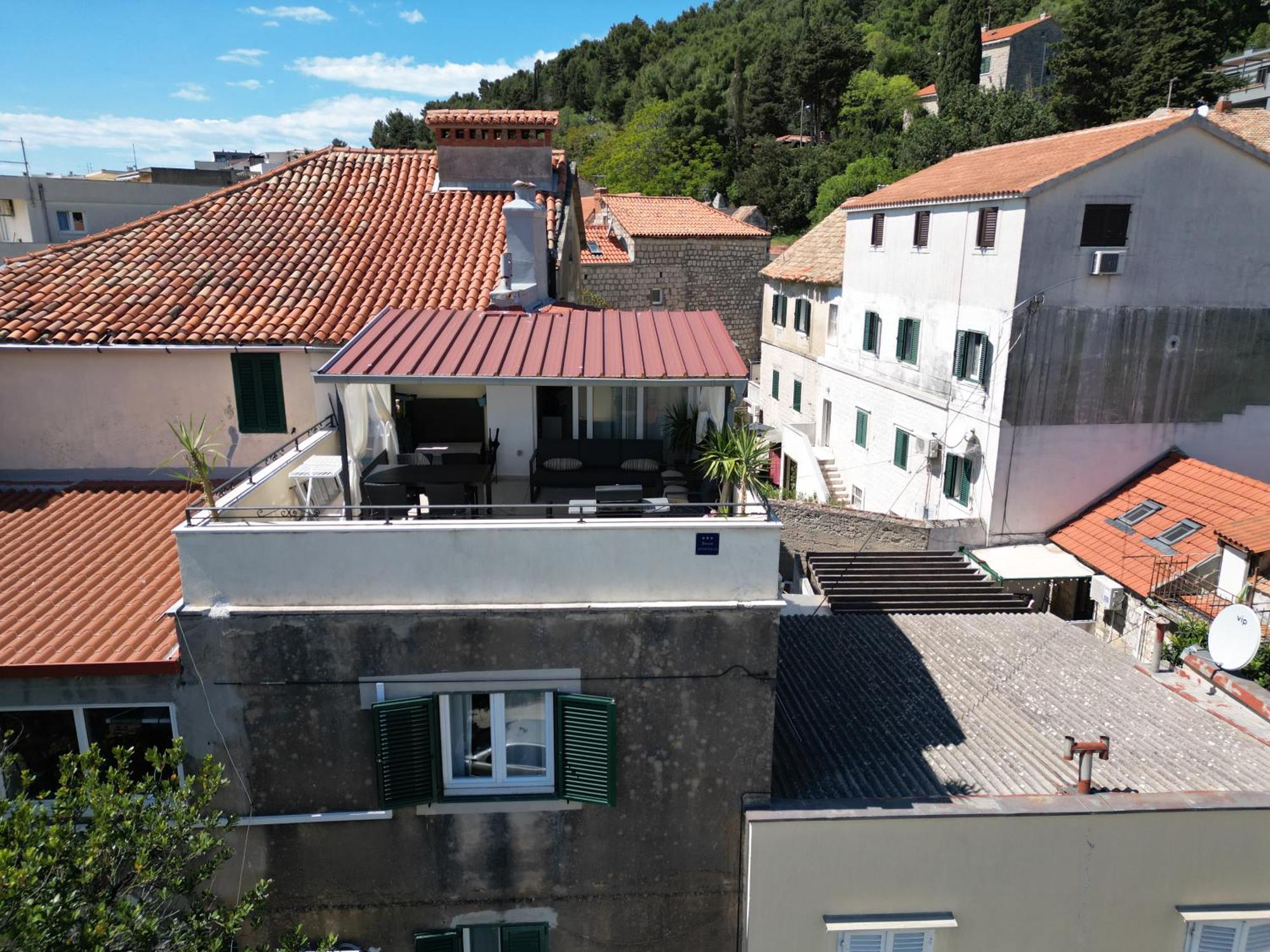 Prime Location Penthouse Apt With A Large Terrace Split Exterior photo